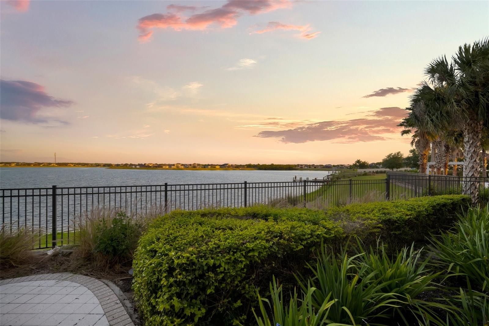 Listing photo id 97 for 11550 Lake Lucaya Drive