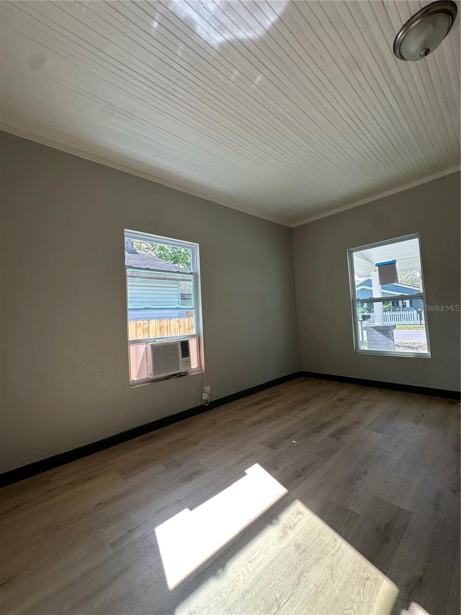 Image 11 of 23 For 38039 Church Avenue