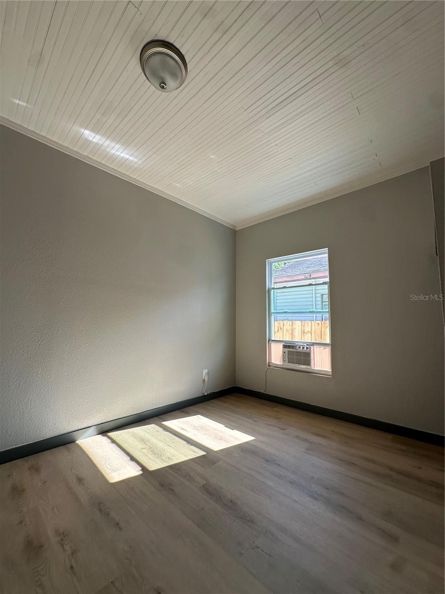 Image 14 of 23 For 38039 Church Avenue