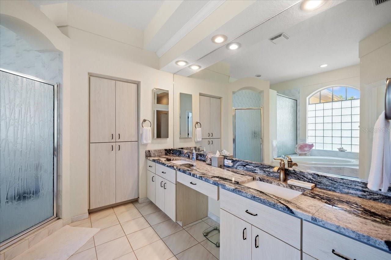 Listing photo id 27 for 11137 Woodland Waters Boulevard
