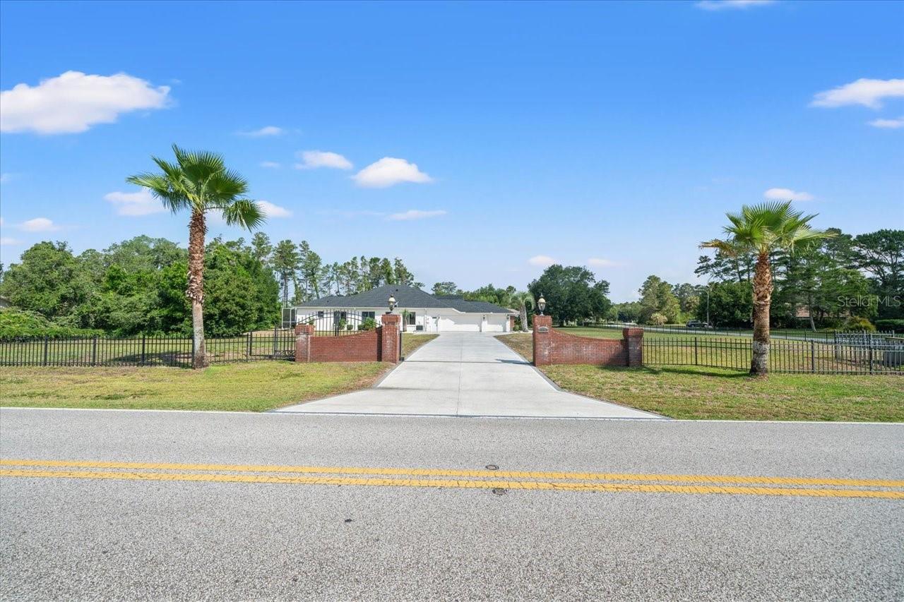 Listing photo id 2 for 11137 Woodland Waters Boulevard