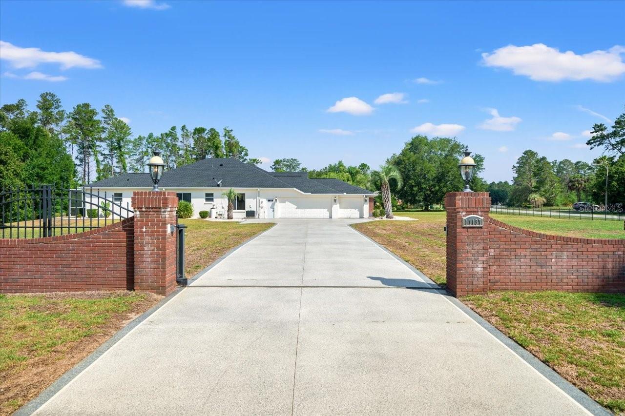 Listing photo id 3 for 11137 Woodland Waters Boulevard