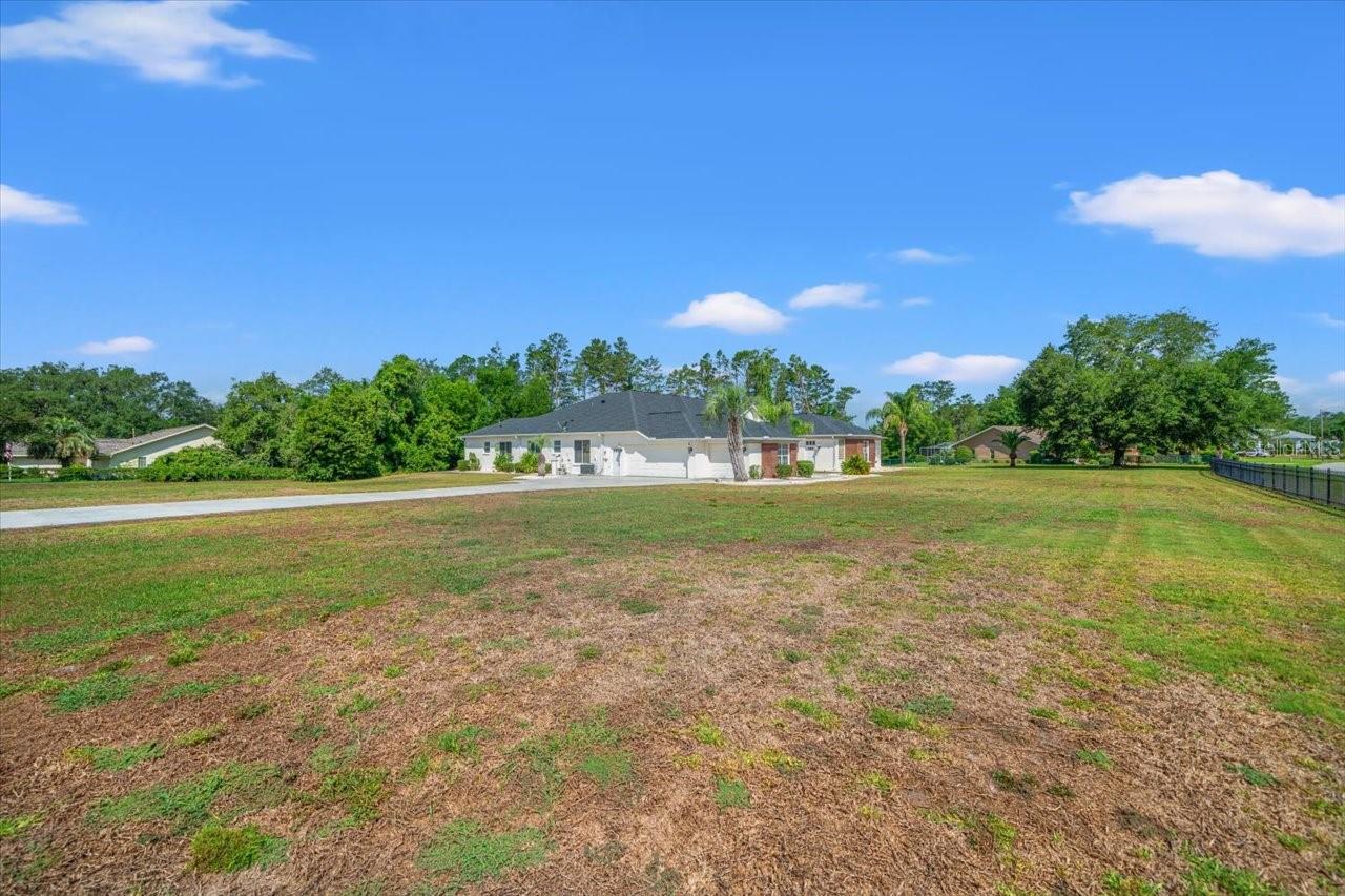 Listing photo id 4 for 11137 Woodland Waters Boulevard