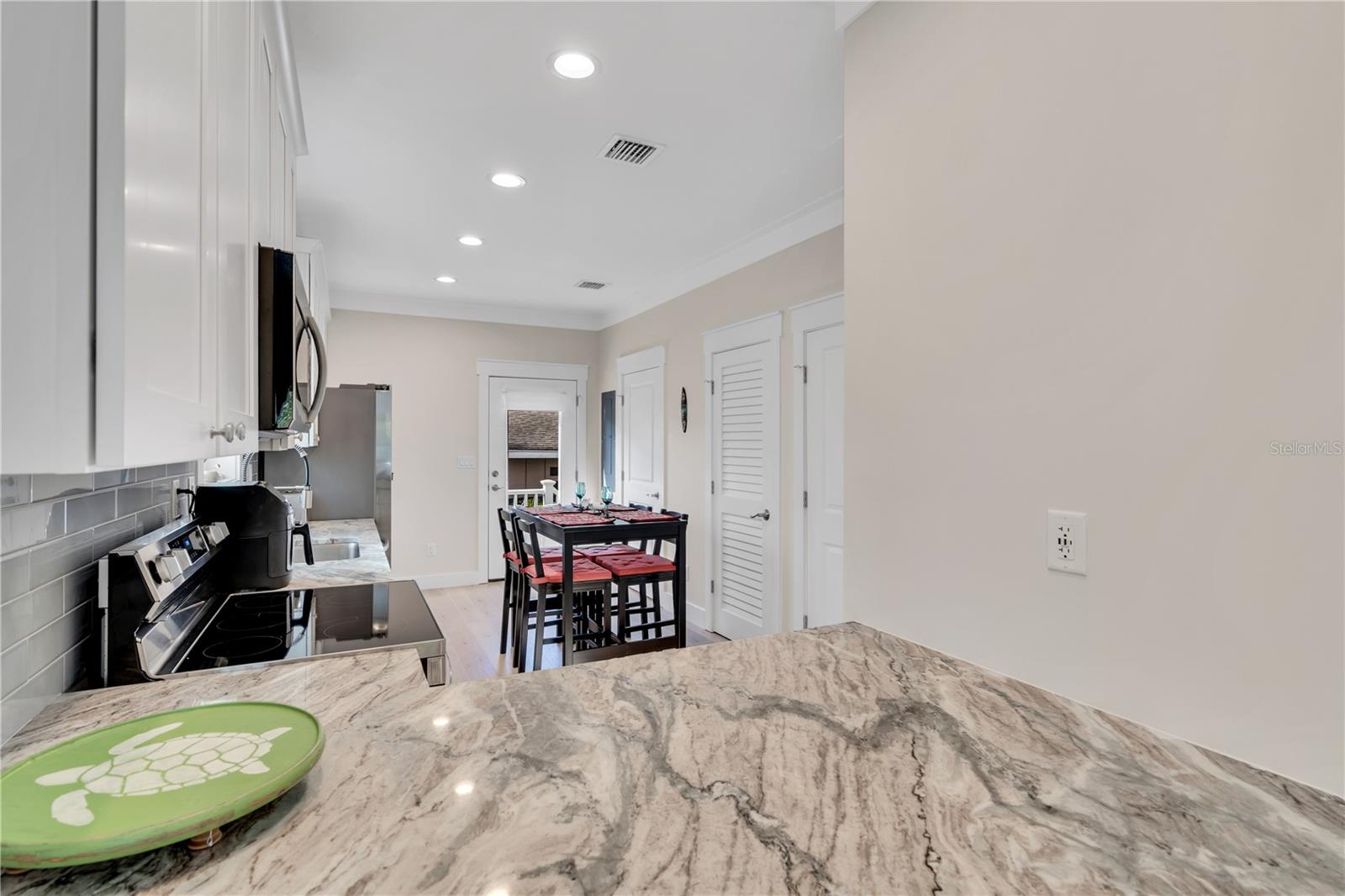 Image 11 of 30 For 340 6th Street E