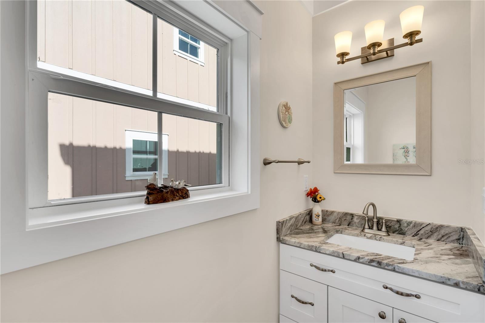 Image 12 of 30 For 340 6th Street E