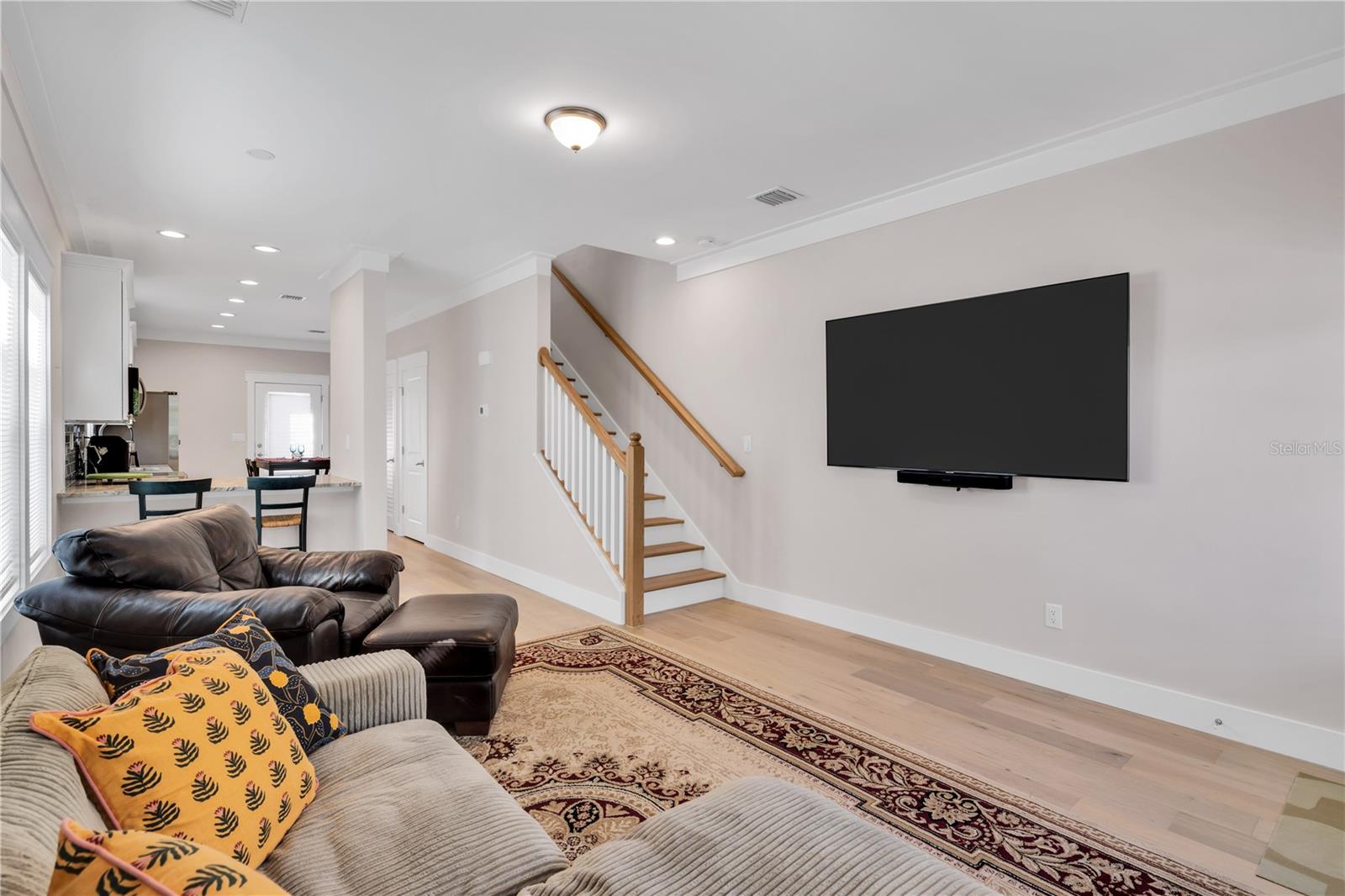 Image 17 of 30 For 340 6th Street E