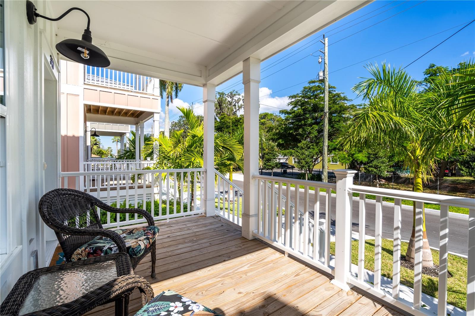 Image 4 of 30 For 340 6th Street E