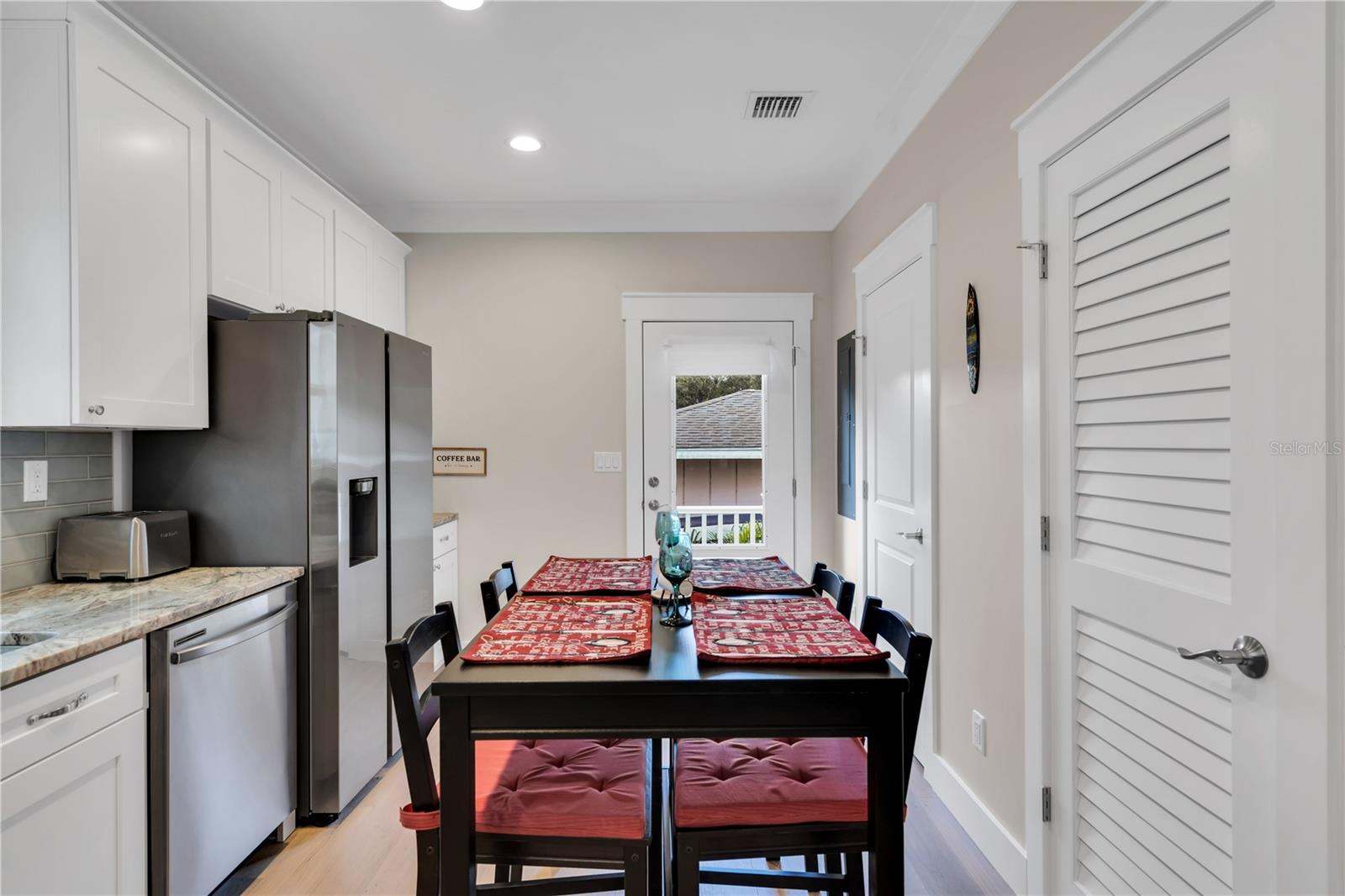 Image 7 of 30 For 340 6th Street E