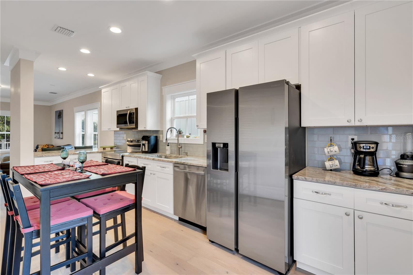 Image 9 of 30 For 340 6th Street E