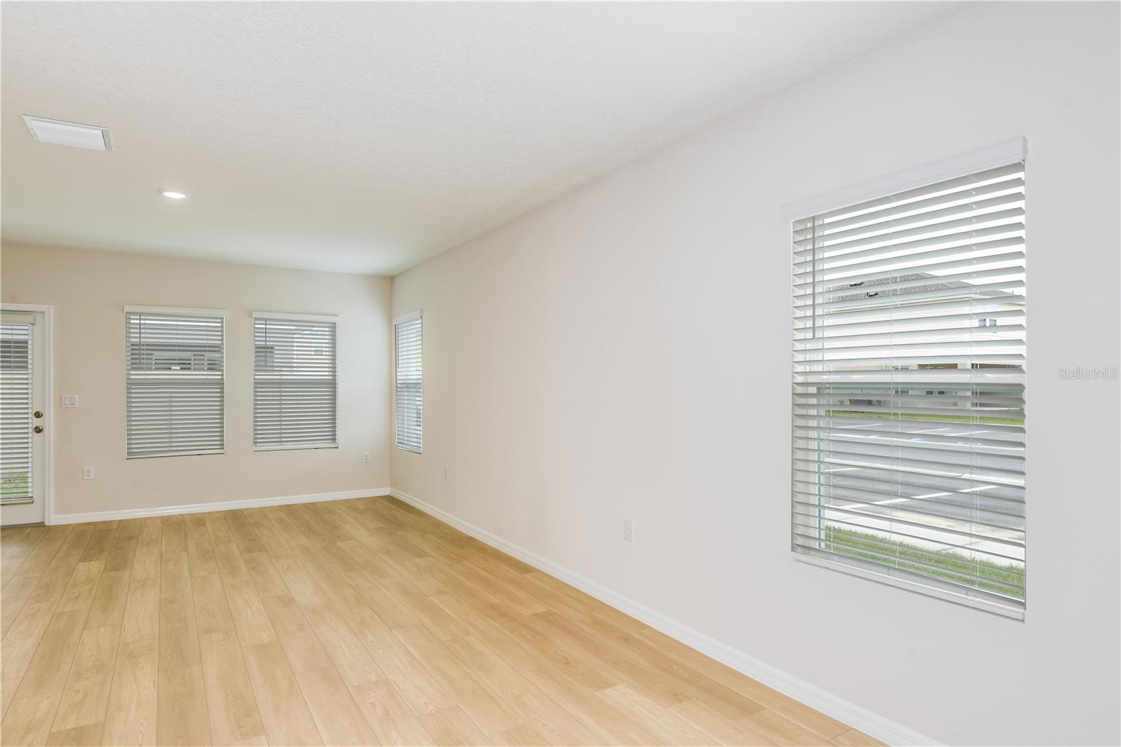 Image 5 of 20 For 3782 King Hill Drive