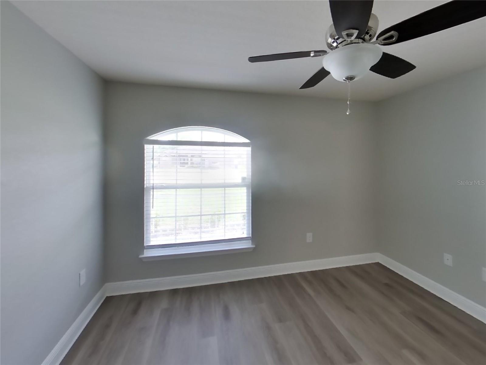 Image 10 of 17 For 14128 Redwood Street