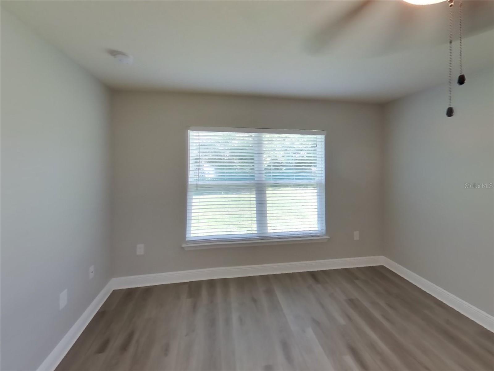 Image 6 of 17 For 14128 Redwood Street