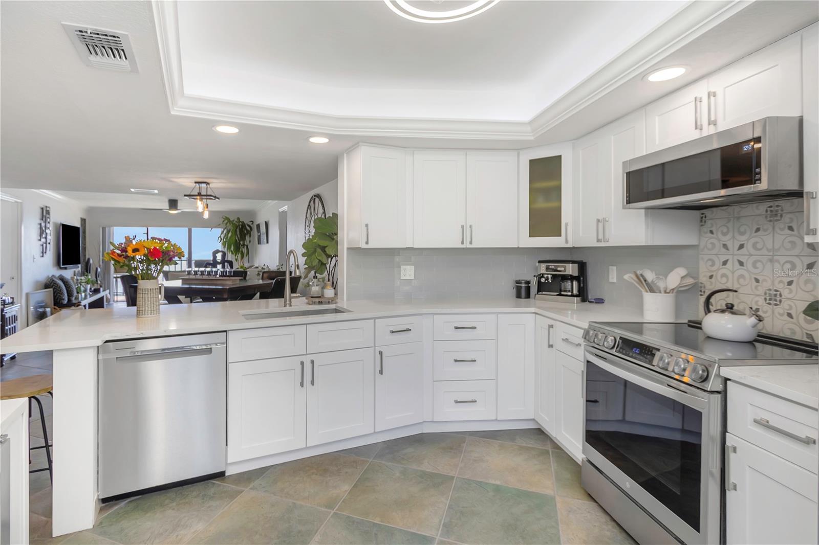 Image 7 of 52 For 7520 Sunshine Skyway Lane S 113