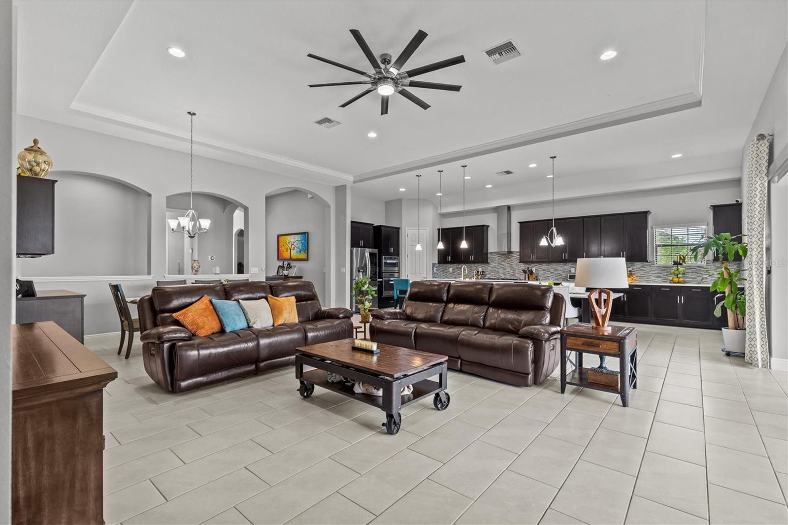 Image 11 of 46 For 1002 Cavour Court