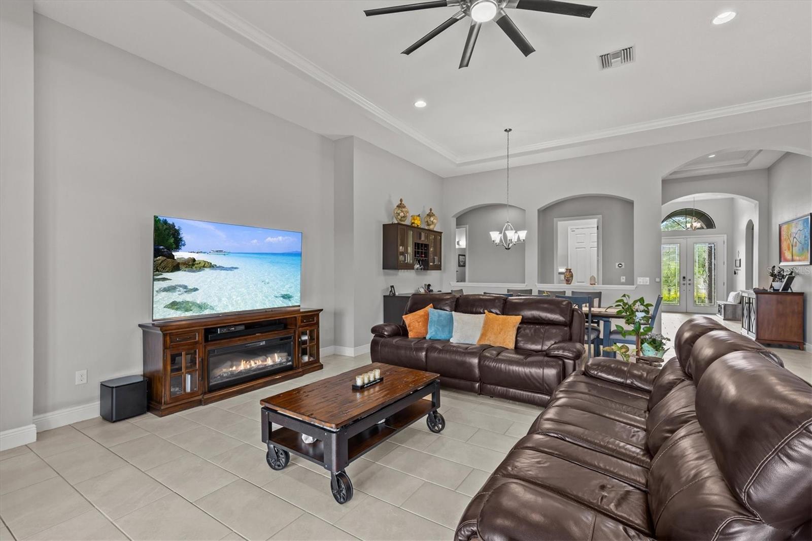 Image 14 of 46 For 1002 Cavour Court