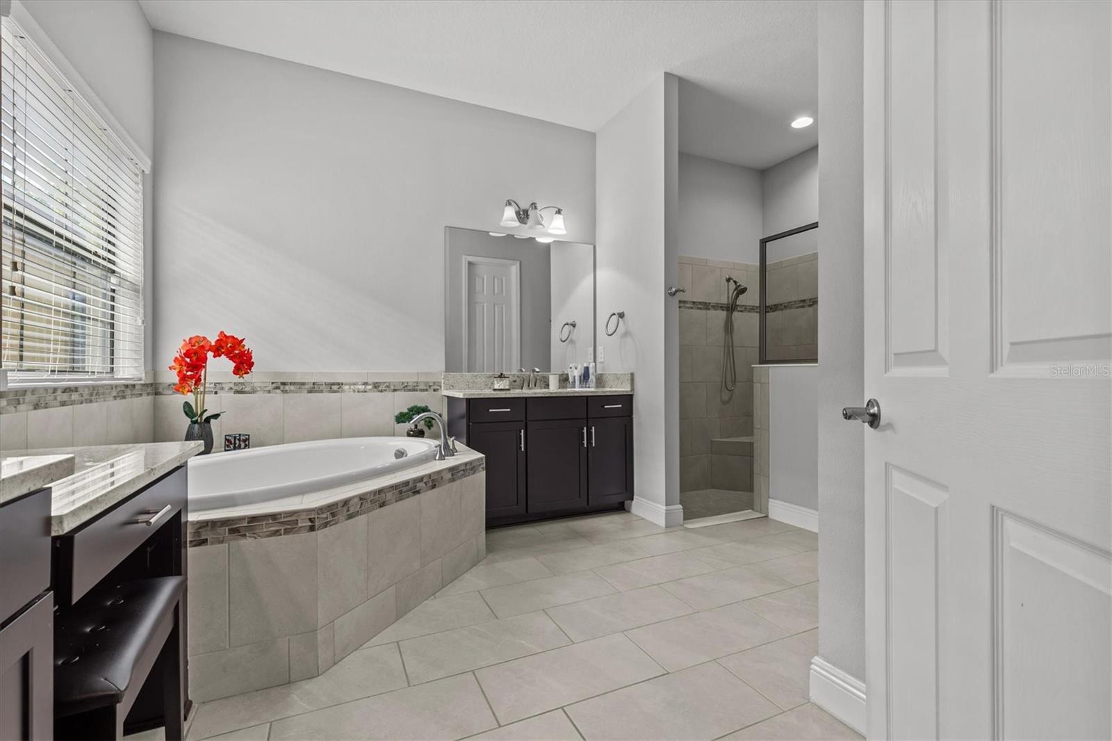 Image 21 of 46 For 1002 Cavour Court