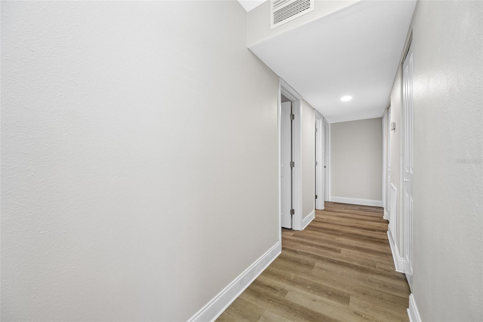 Image 12 of 31 For 140 Davis Boulevard 142-1