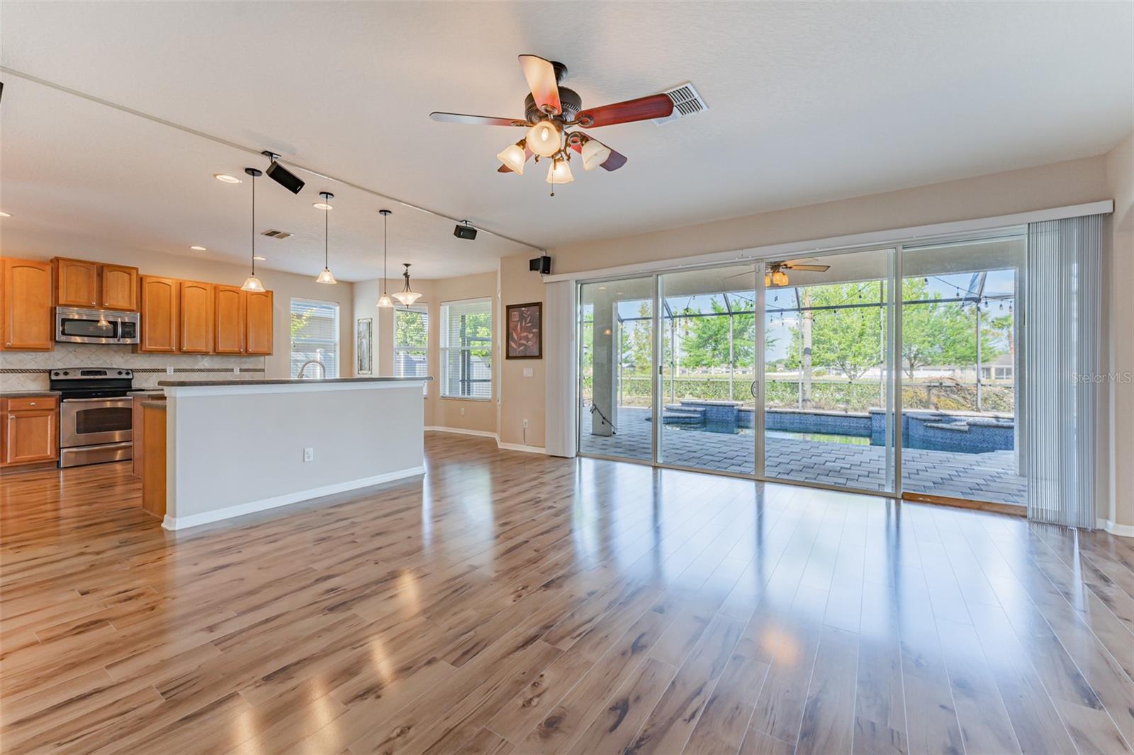 Image 21 of 74 For 13815 Artesa Bell Drive