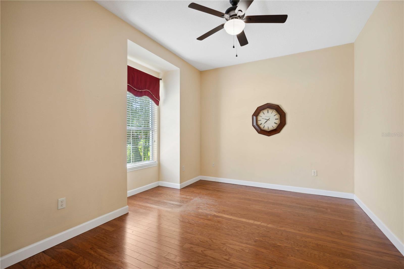 Image 14 of 58 For 12435 Oak Street