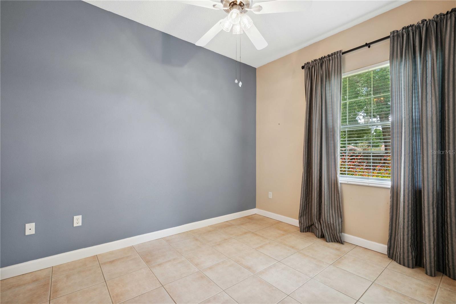 Image 19 of 58 For 12435 Oak Street