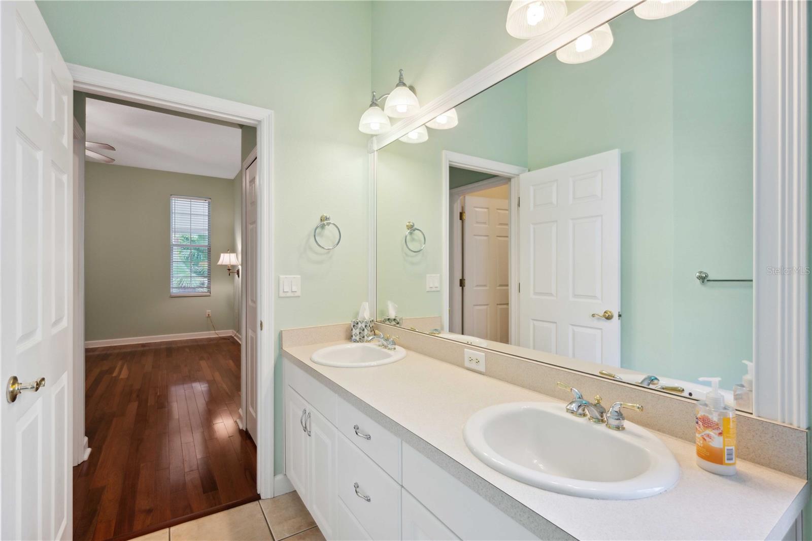 Image 23 of 58 For 12435 Oak Street