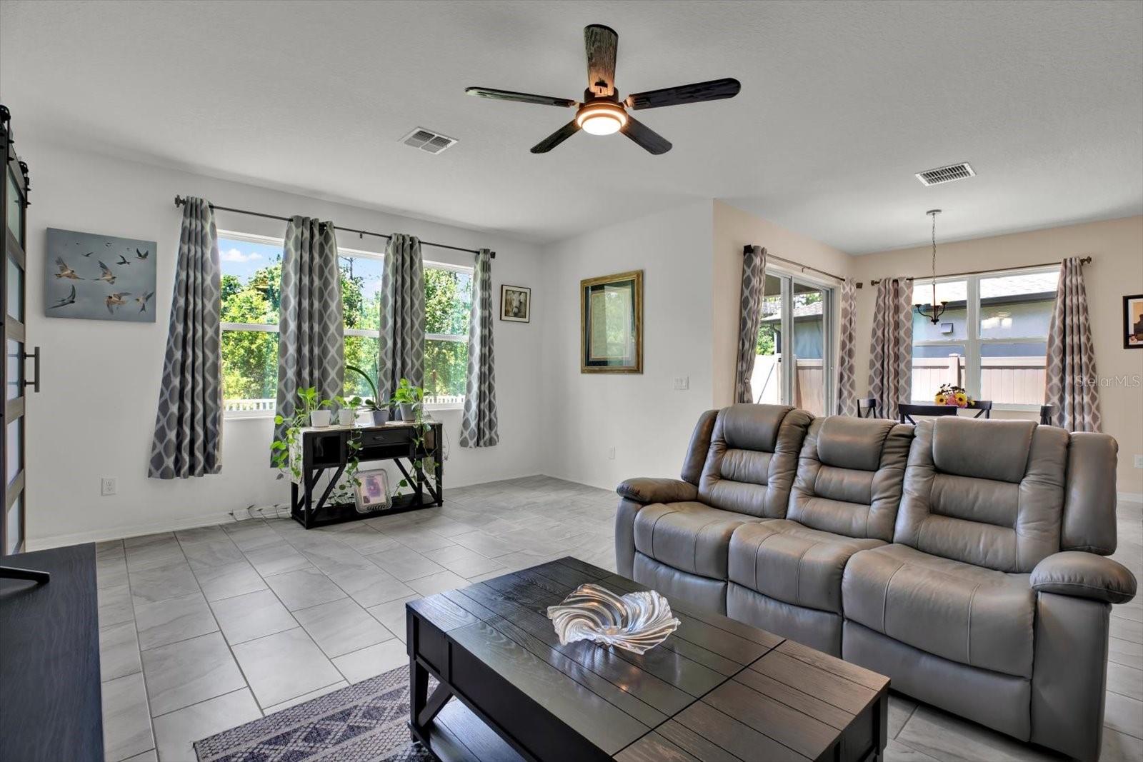 Listing photo id 7 for 22368 Woodmen Hall Drive