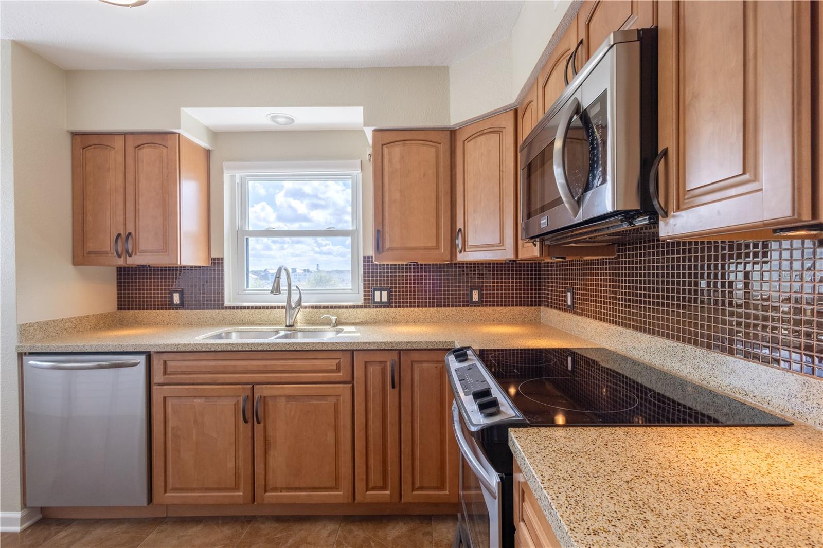 Image 8 of 38 For 2530 Gary Circle 301