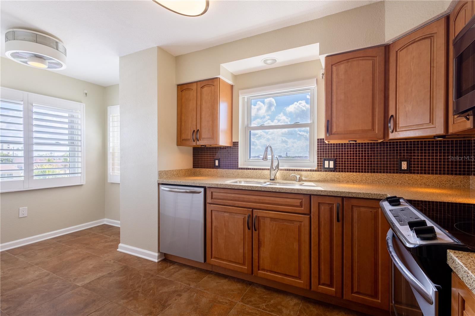 Image 9 of 38 For 2530 Gary Circle 301