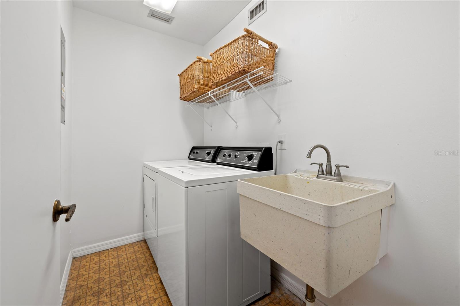 Image 22 of 24 For 3408 Swann Avenue