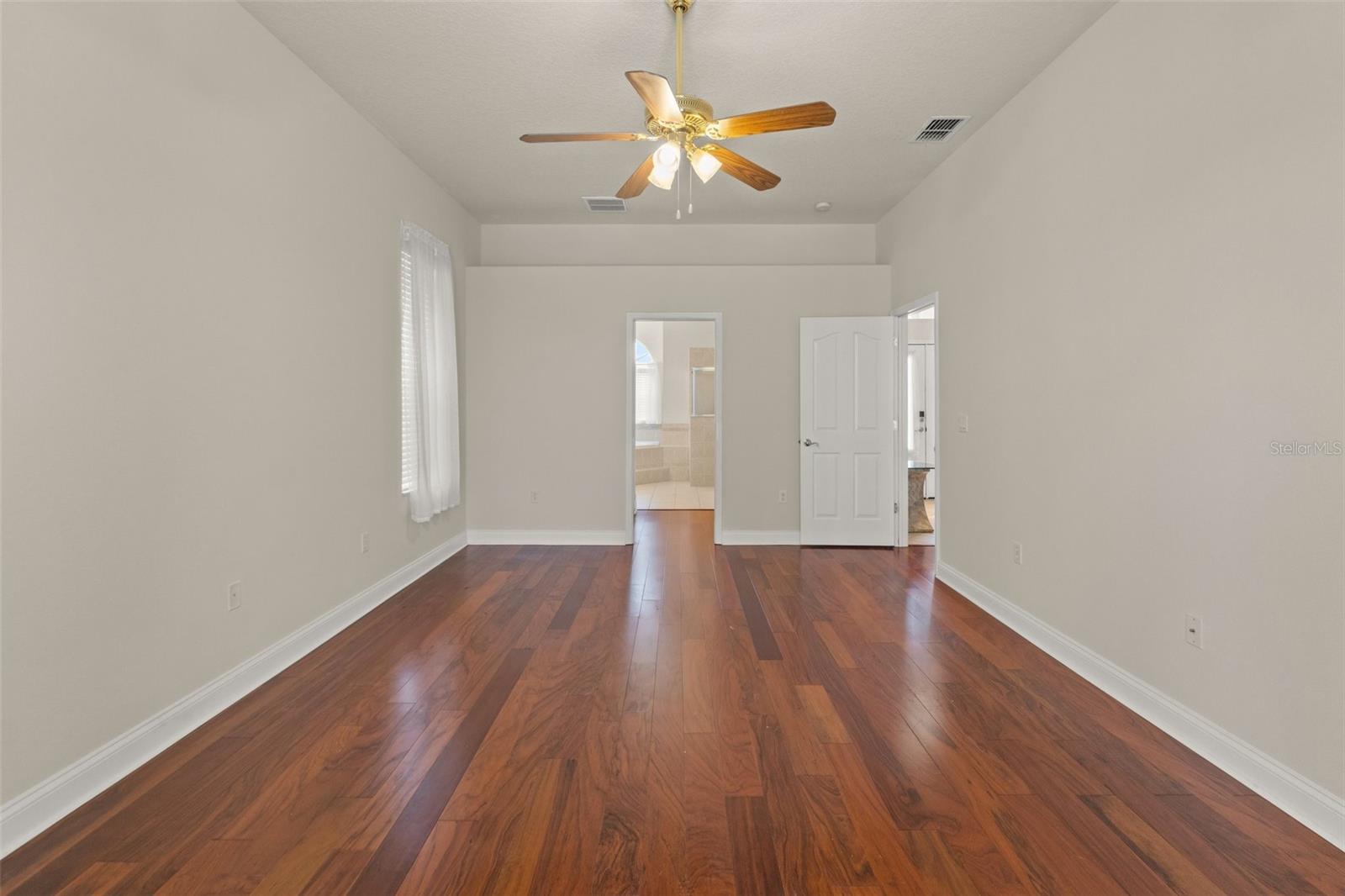 Image 14 of 53 For 13375 Newcastle Avenue
