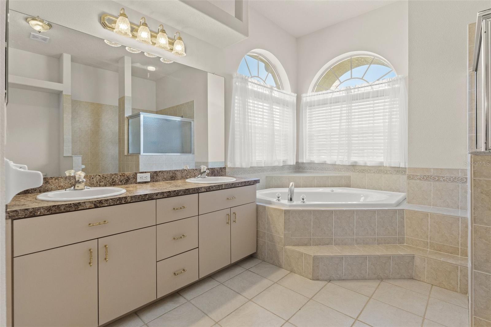 Image 17 of 53 For 13375 Newcastle Avenue