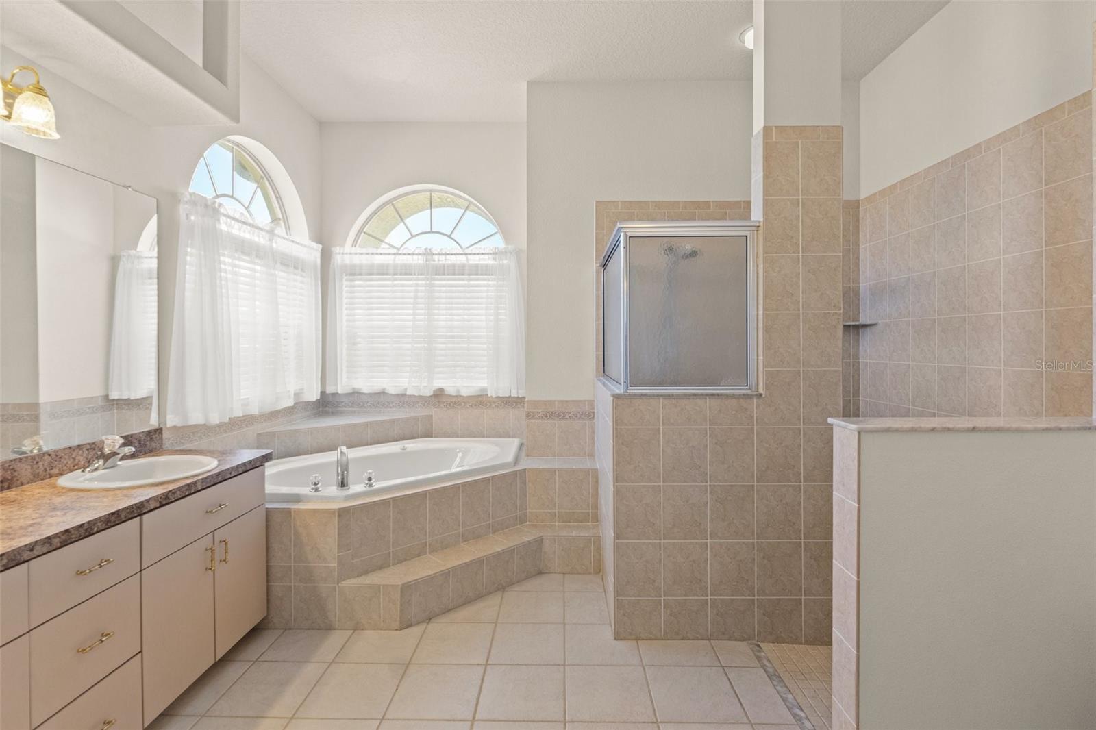 Image 18 of 53 For 13375 Newcastle Avenue