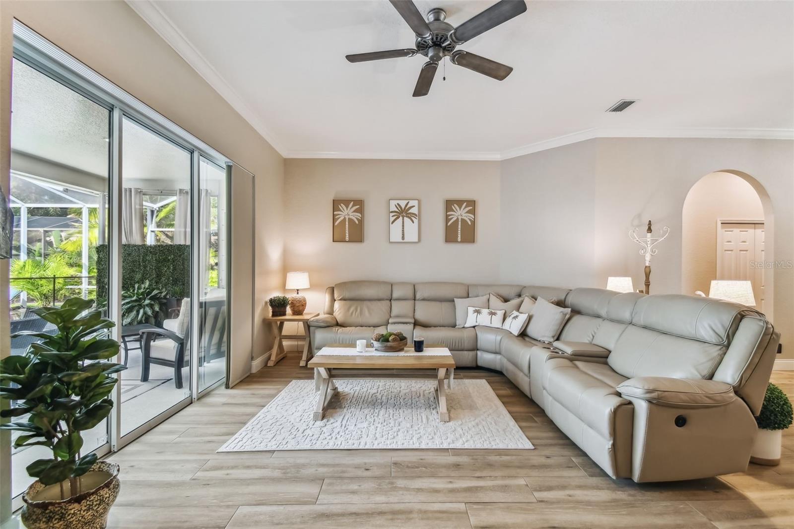 Image 4 of 90 For 5027 Cross Pointe Drive