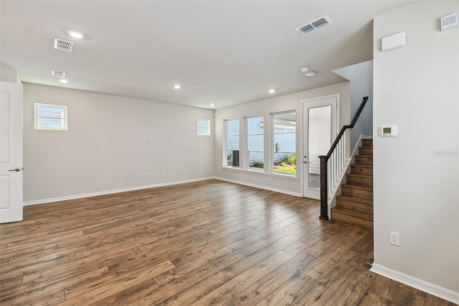 Image 16 of 41 For 6690 Wake Street