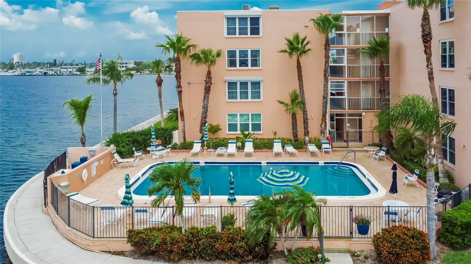 Image 3 of 62 For 7700 Sun Island Drive S 105