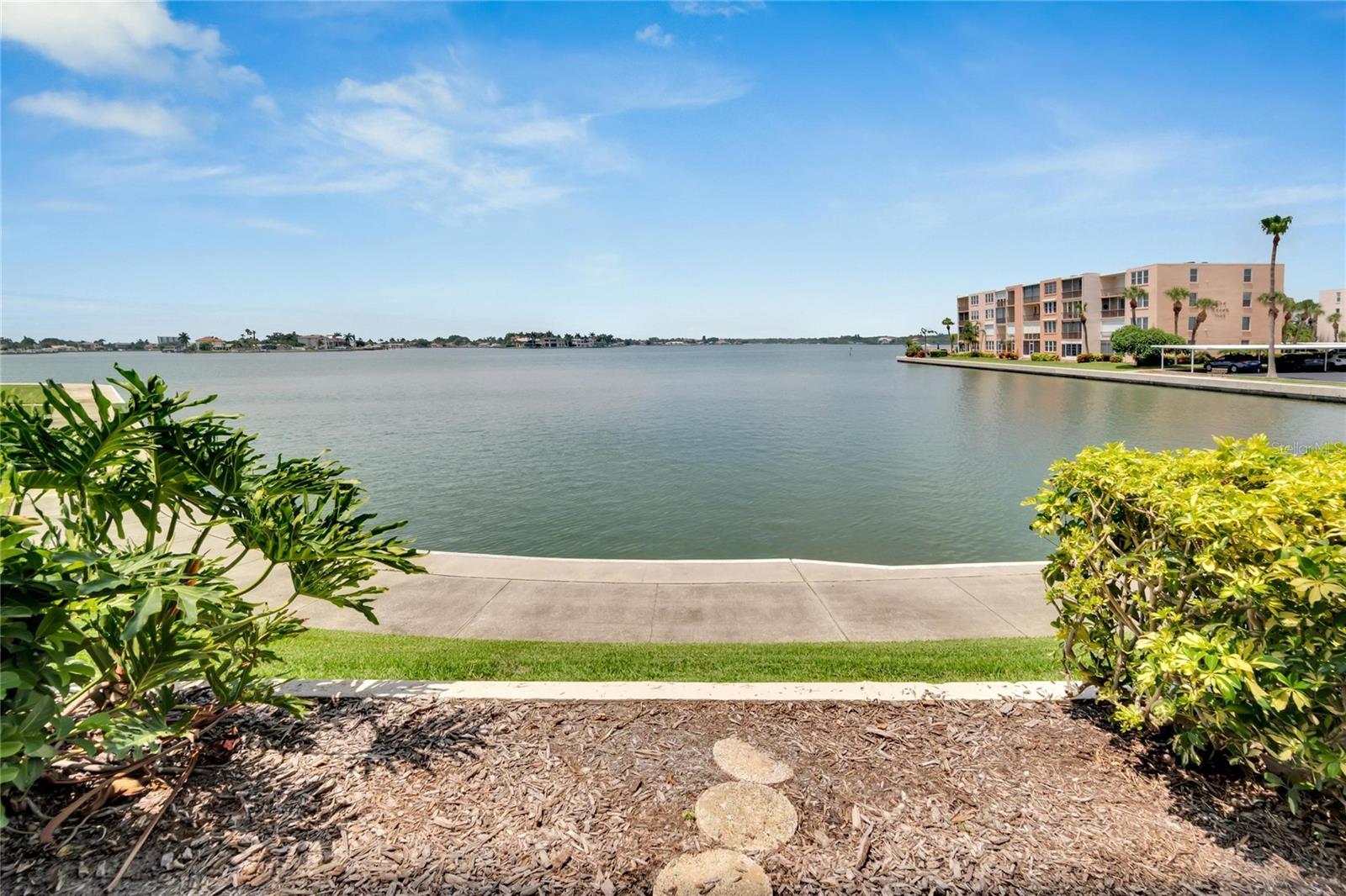 Image 36 of 62 For 7700 Sun Island Drive S 105