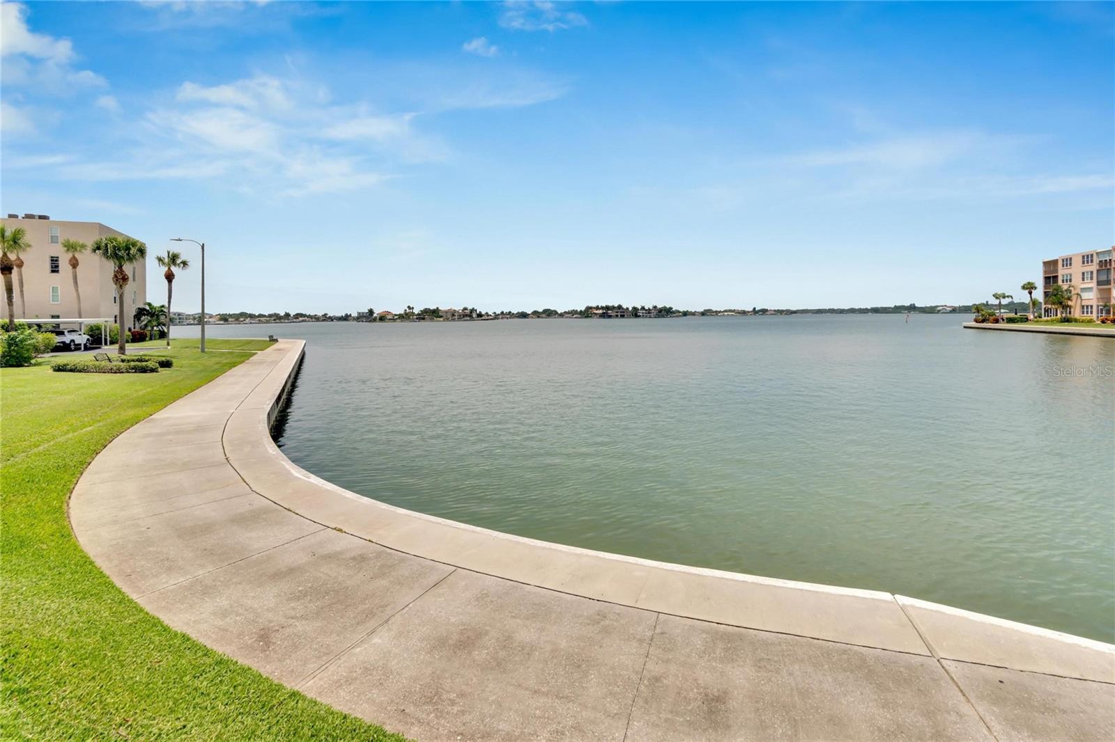 Image 52 of 62 For 7700 Sun Island Drive S 105