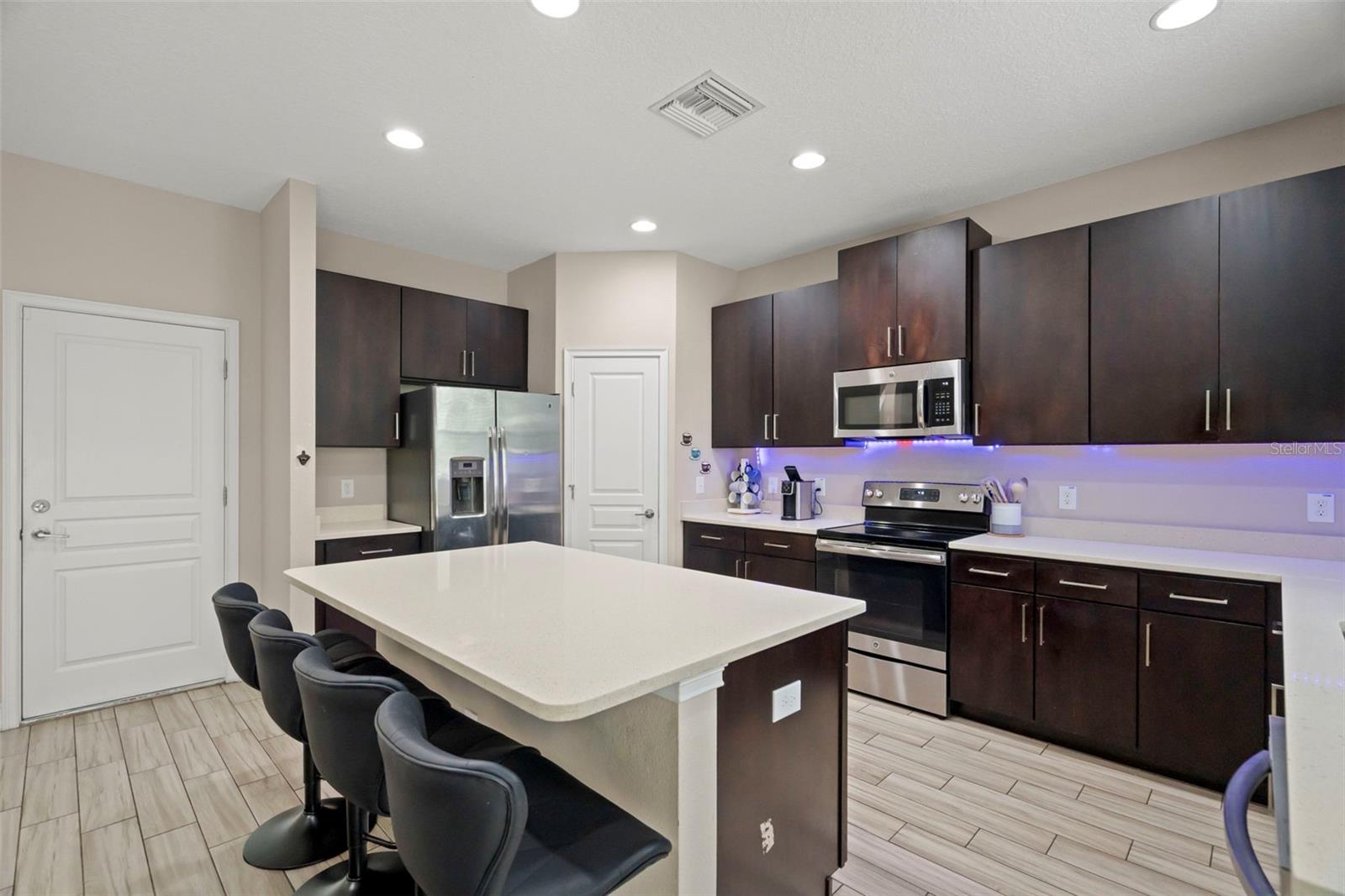 Listing photo id 8 for 1520 Fig Street