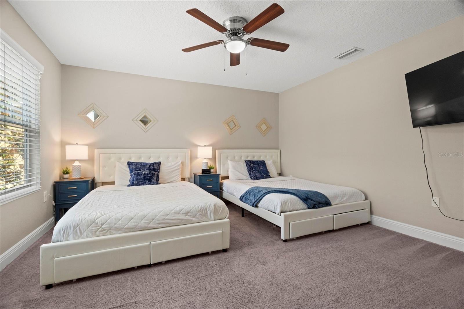 Listing photo id 24 for 1520 Fig Street