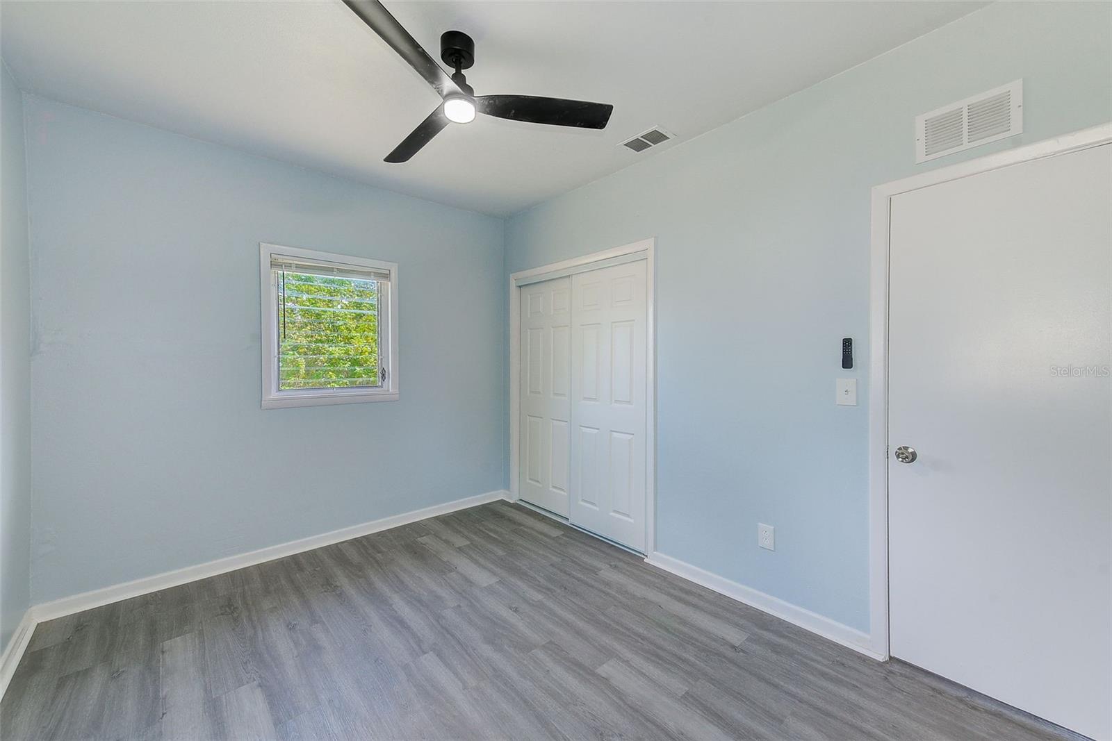 Image 15 of 22 For 211 Crescent Drive