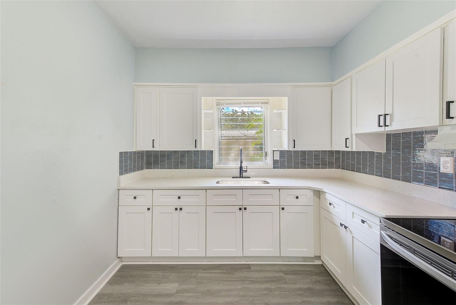 Image 8 of 22 For 211 Crescent Drive