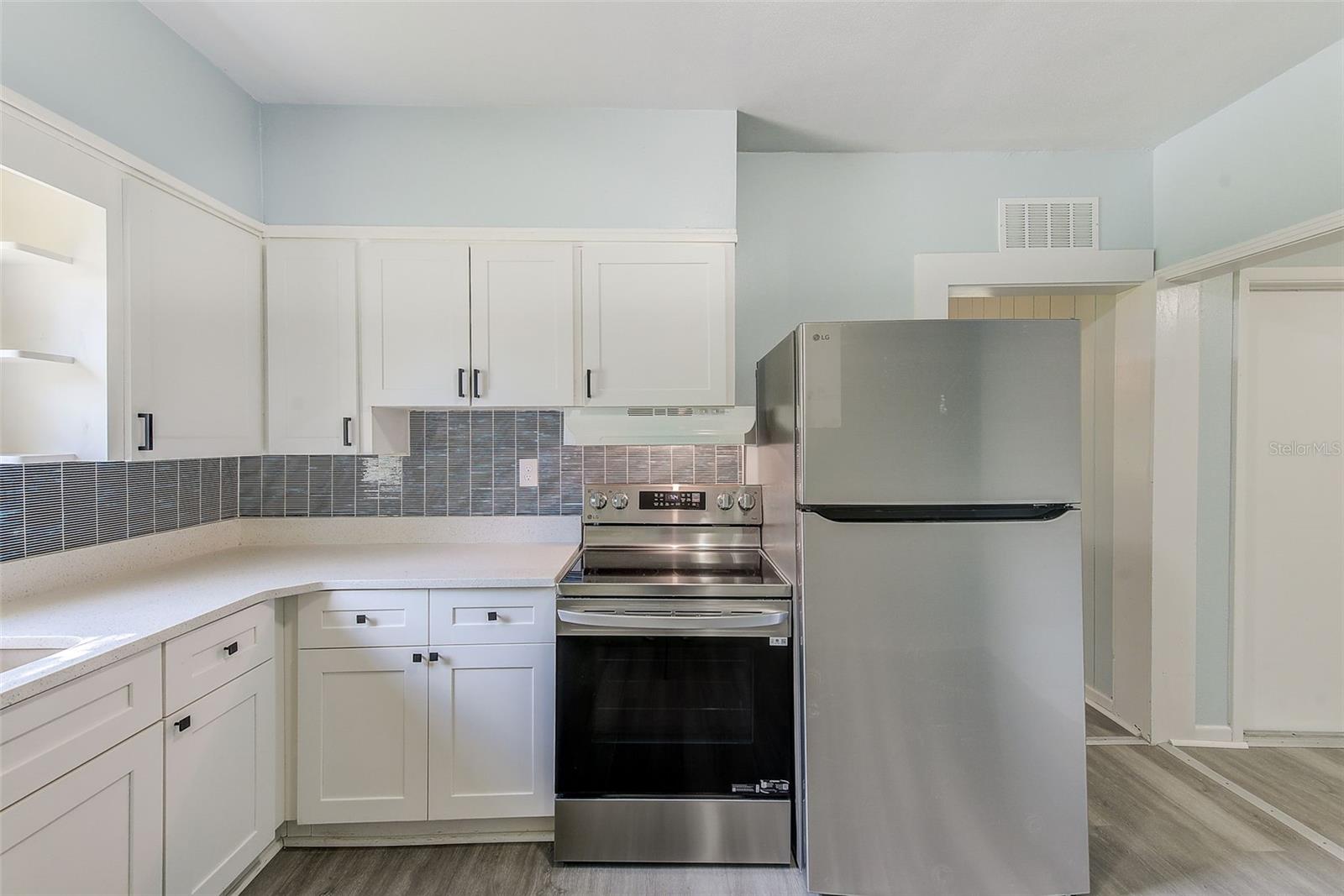Image 9 of 22 For 211 Crescent Drive