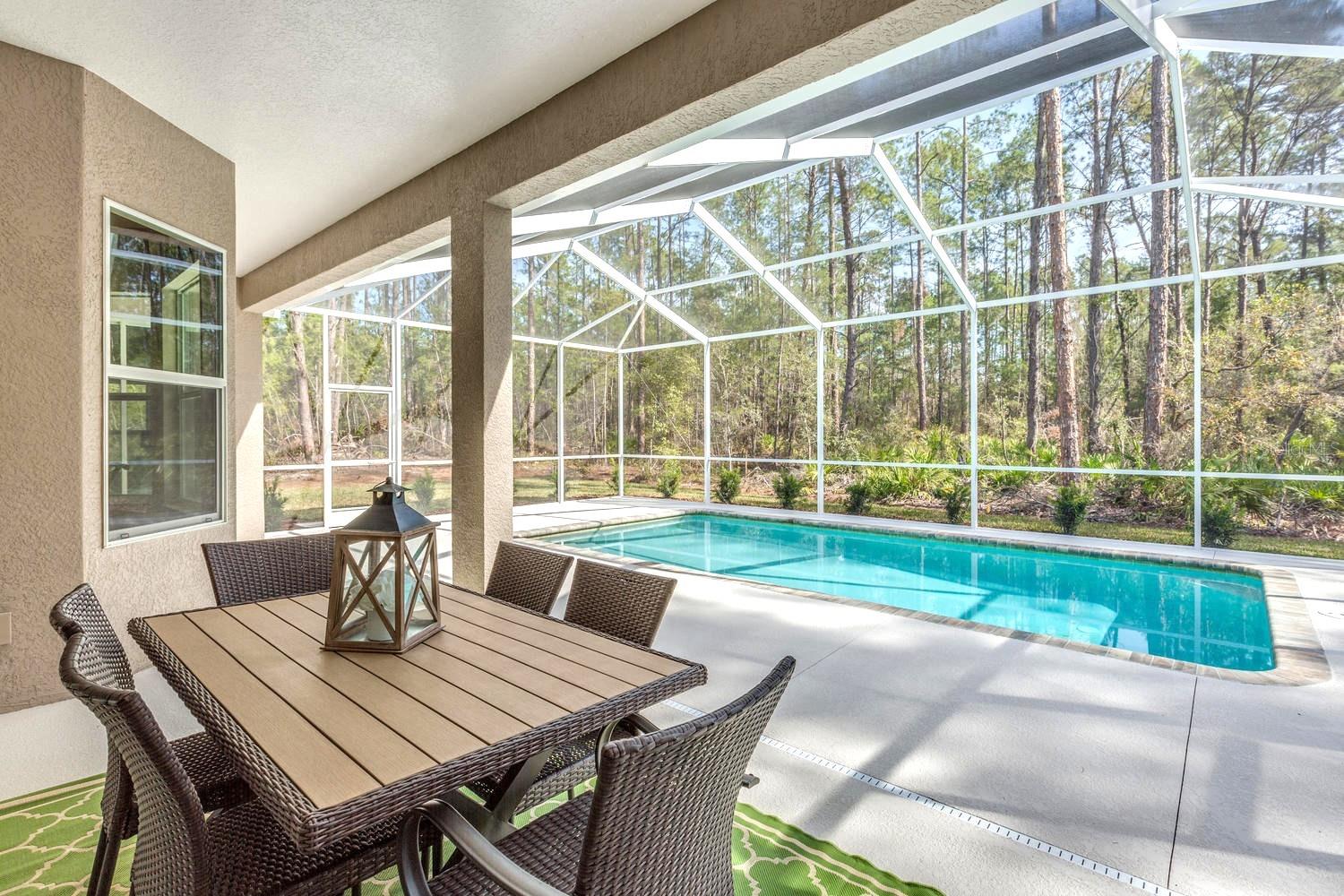 Listing photo id 5 for 36 Vinca Street