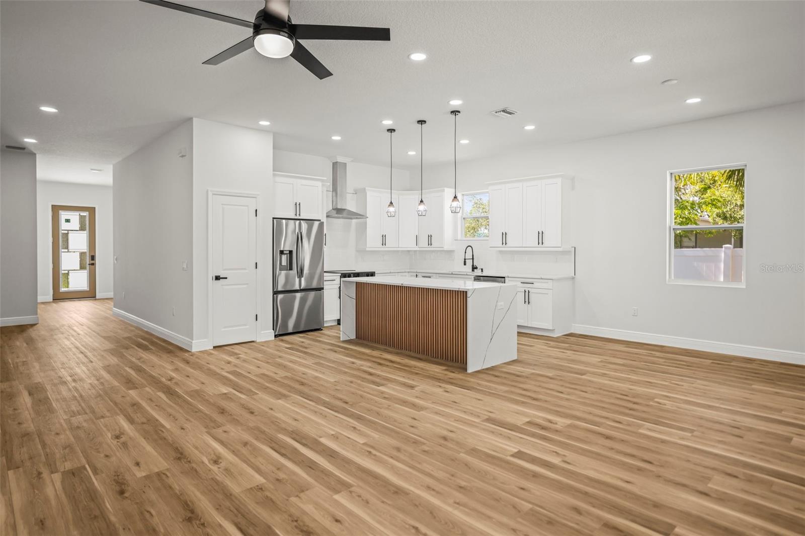 Image 13 of 54 For 331 Archimedes Street
