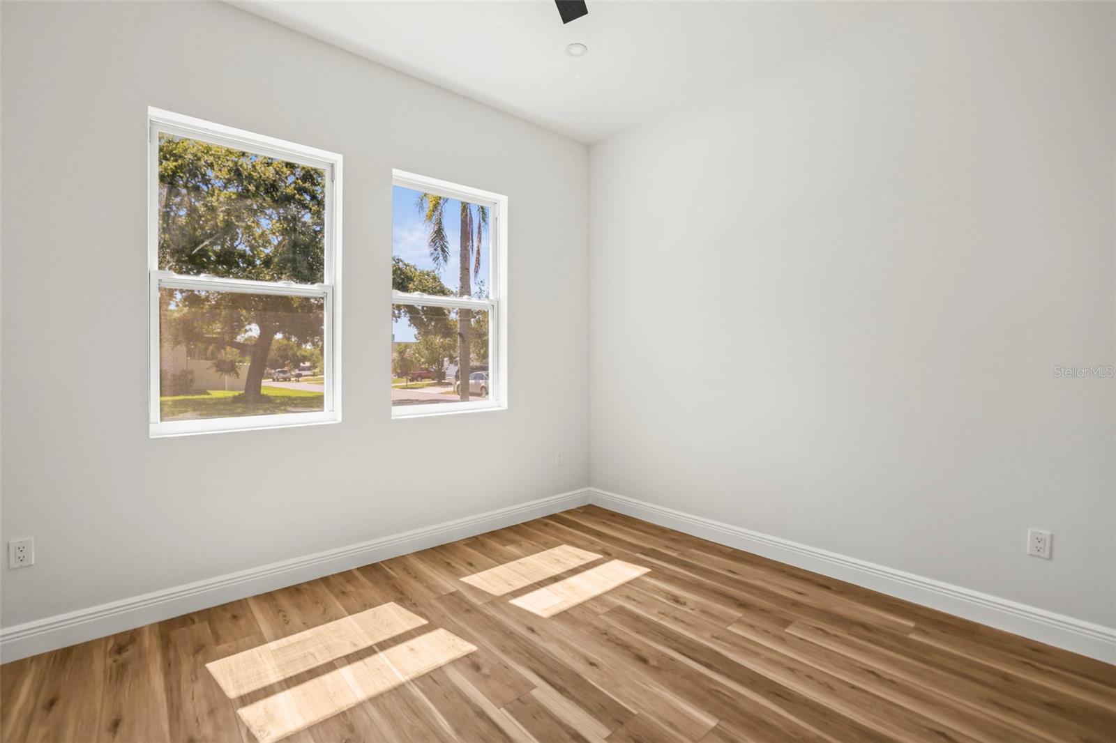 Image 25 of 54 For 331 Archimedes Street