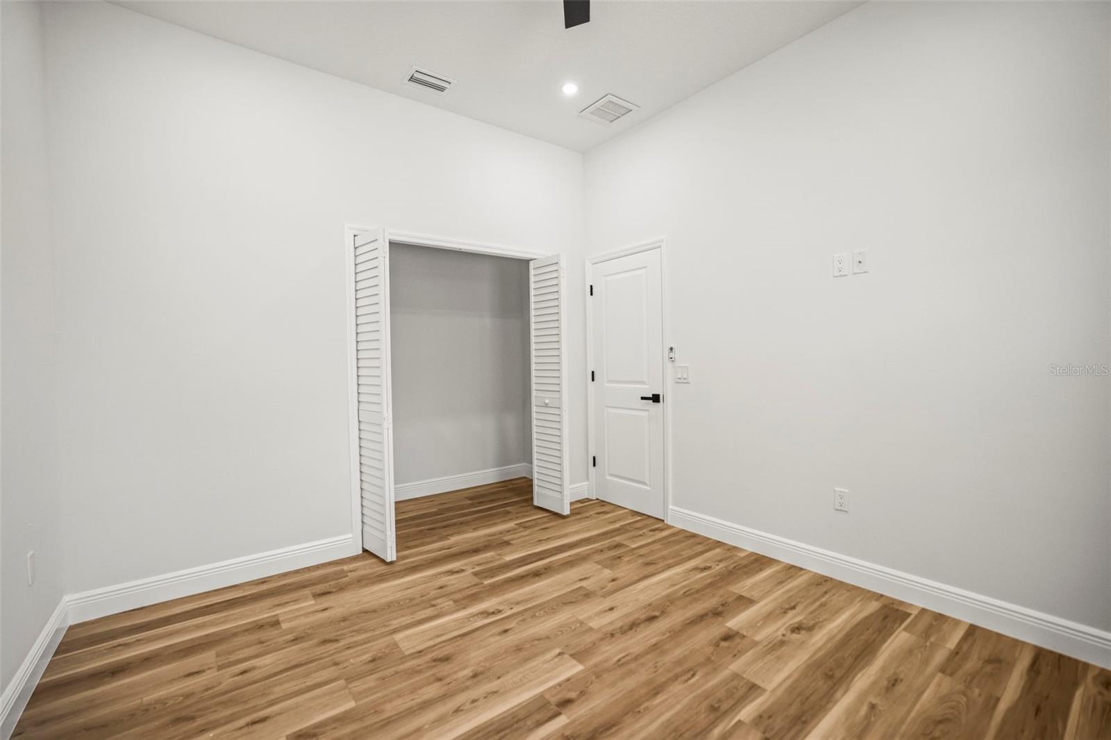 Image 29 of 54 For 331 Archimedes Street