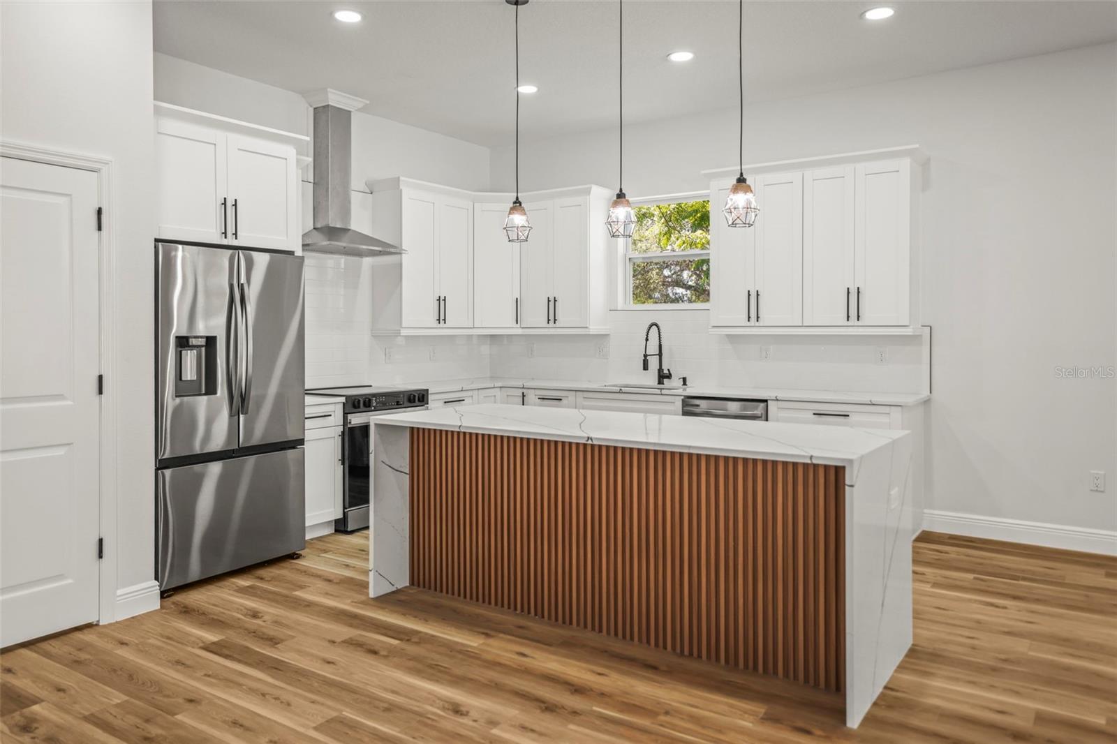 Image 3 of 54 For 331 Archimedes Street