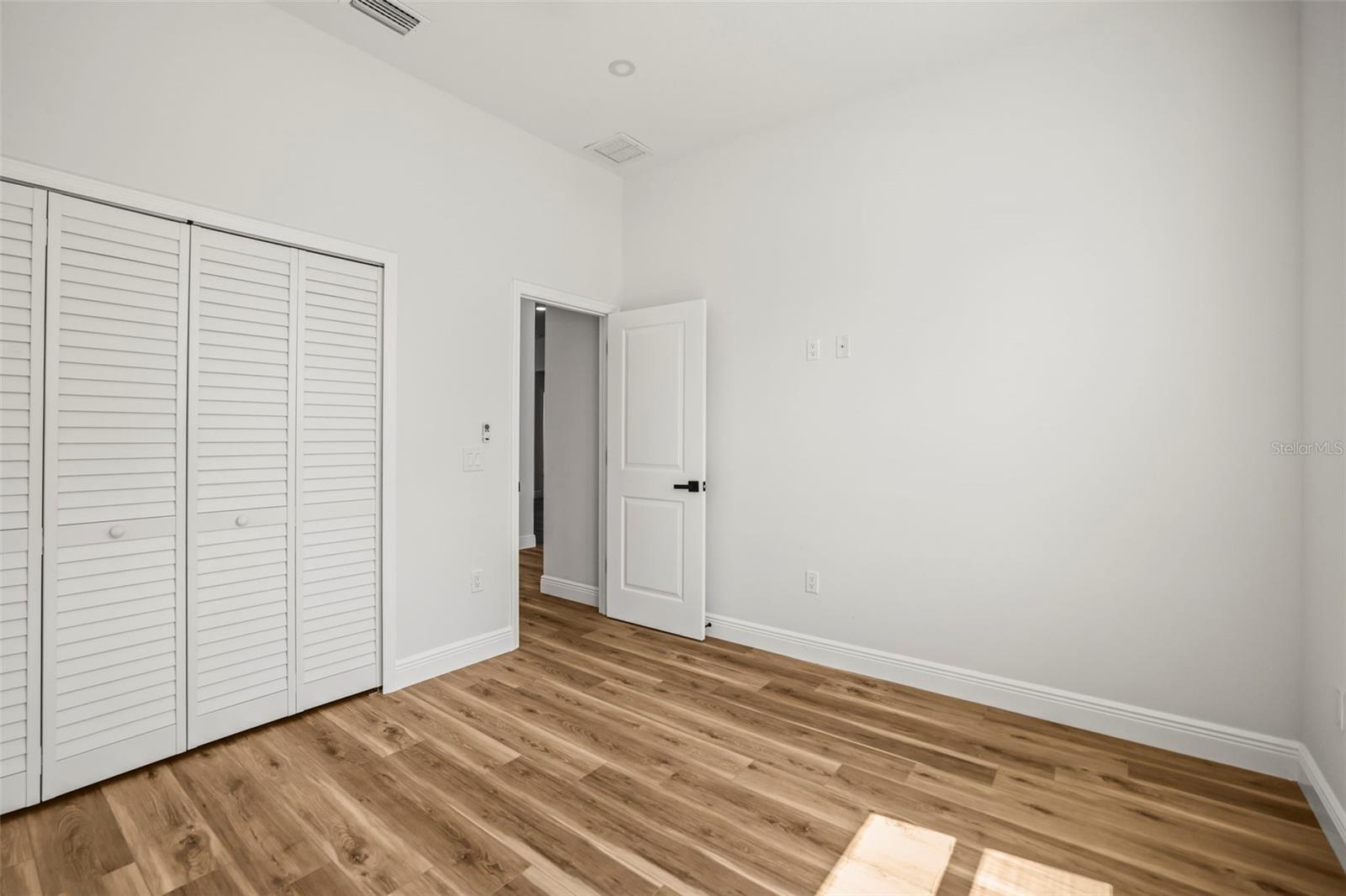 Image 31 of 54 For 331 Archimedes Street