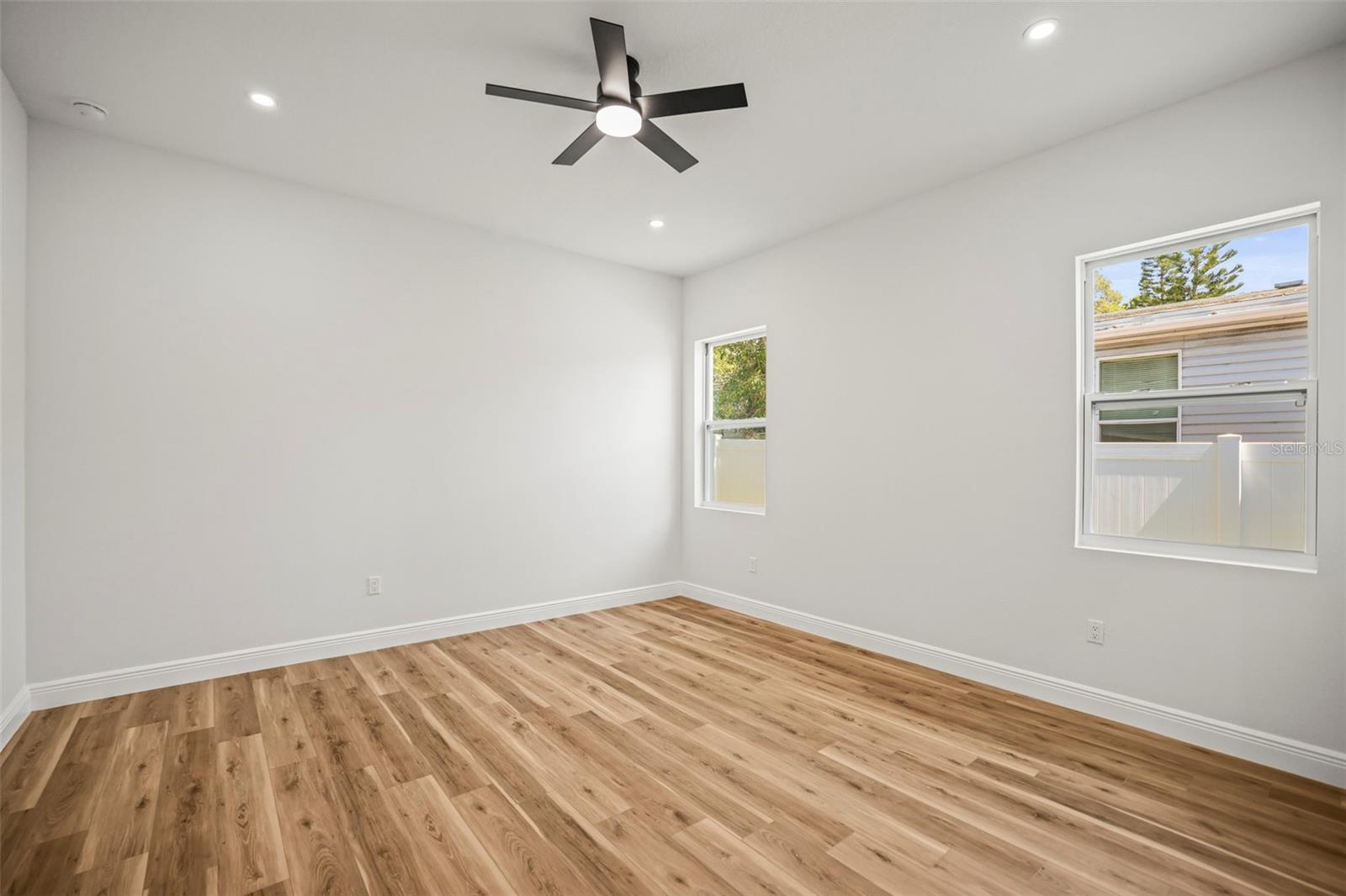 Image 34 of 54 For 331 Archimedes Street