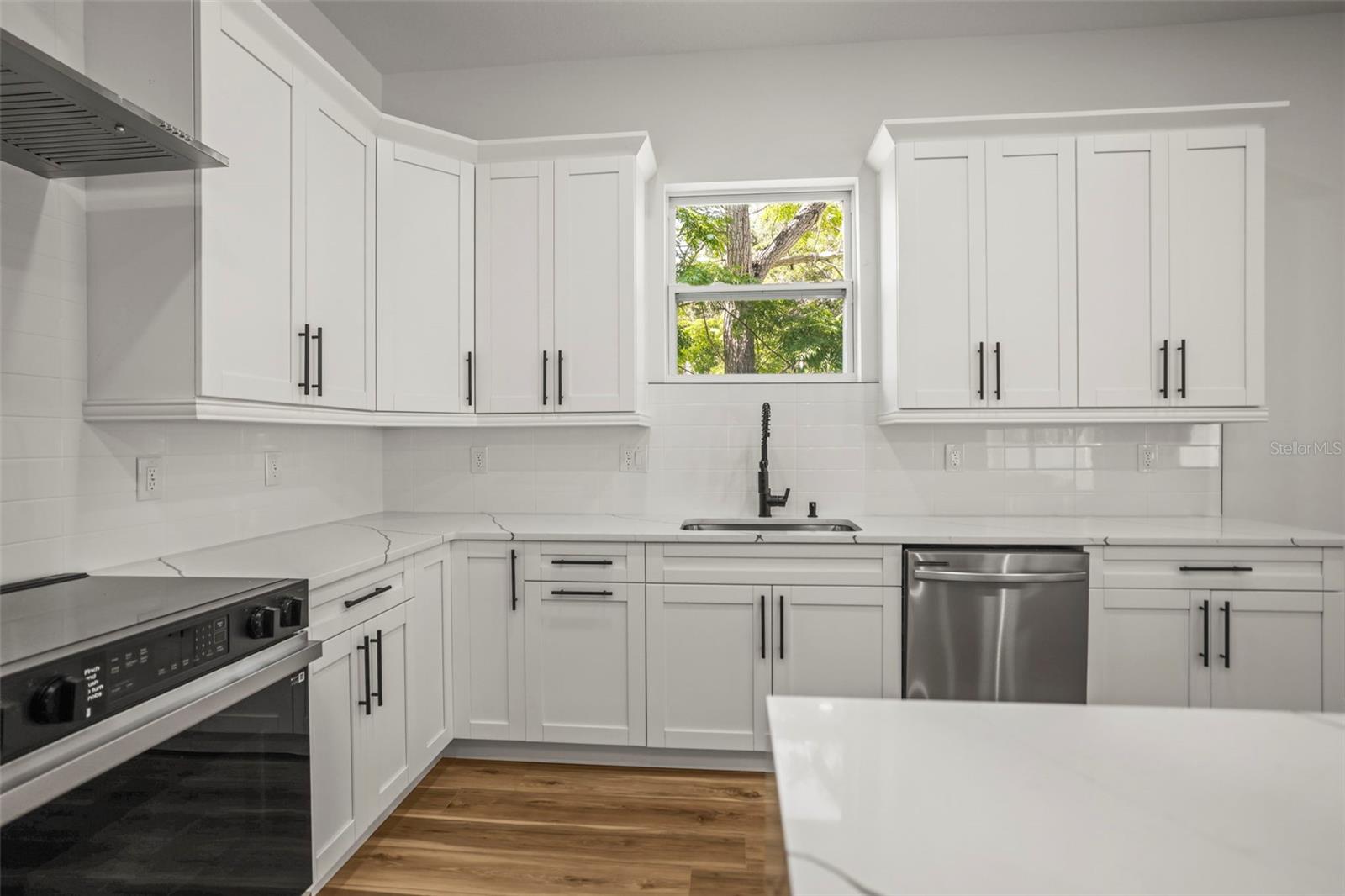 Image 4 of 54 For 331 Archimedes Street